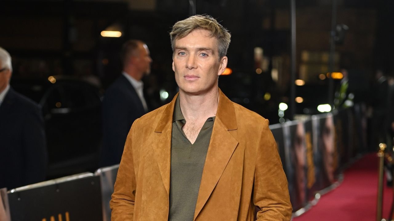 cillian-murphy-height-real-height-weight-measurements-and-co-star-comparisons
